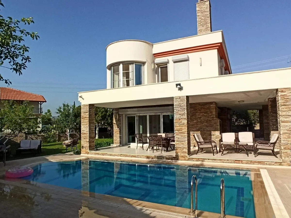 Villa Dora 库萨达斯 0*,